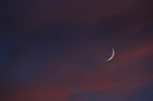 日没後の三日月と金星
