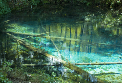 神秘の池・青い池・神の子池