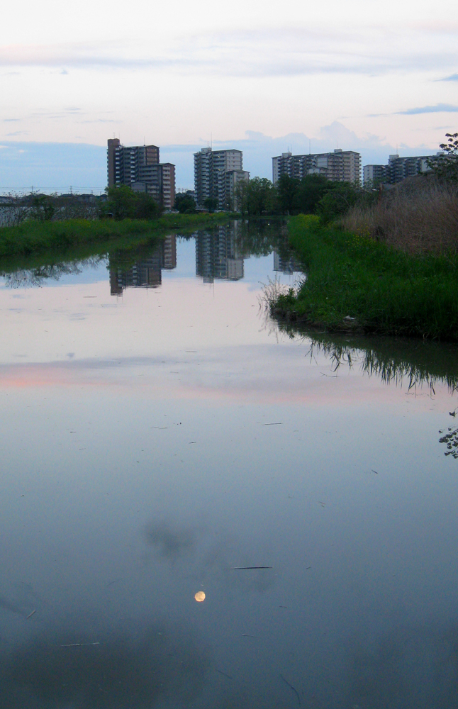 川面の夕景