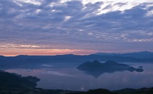 洞爺湖の朝焼け